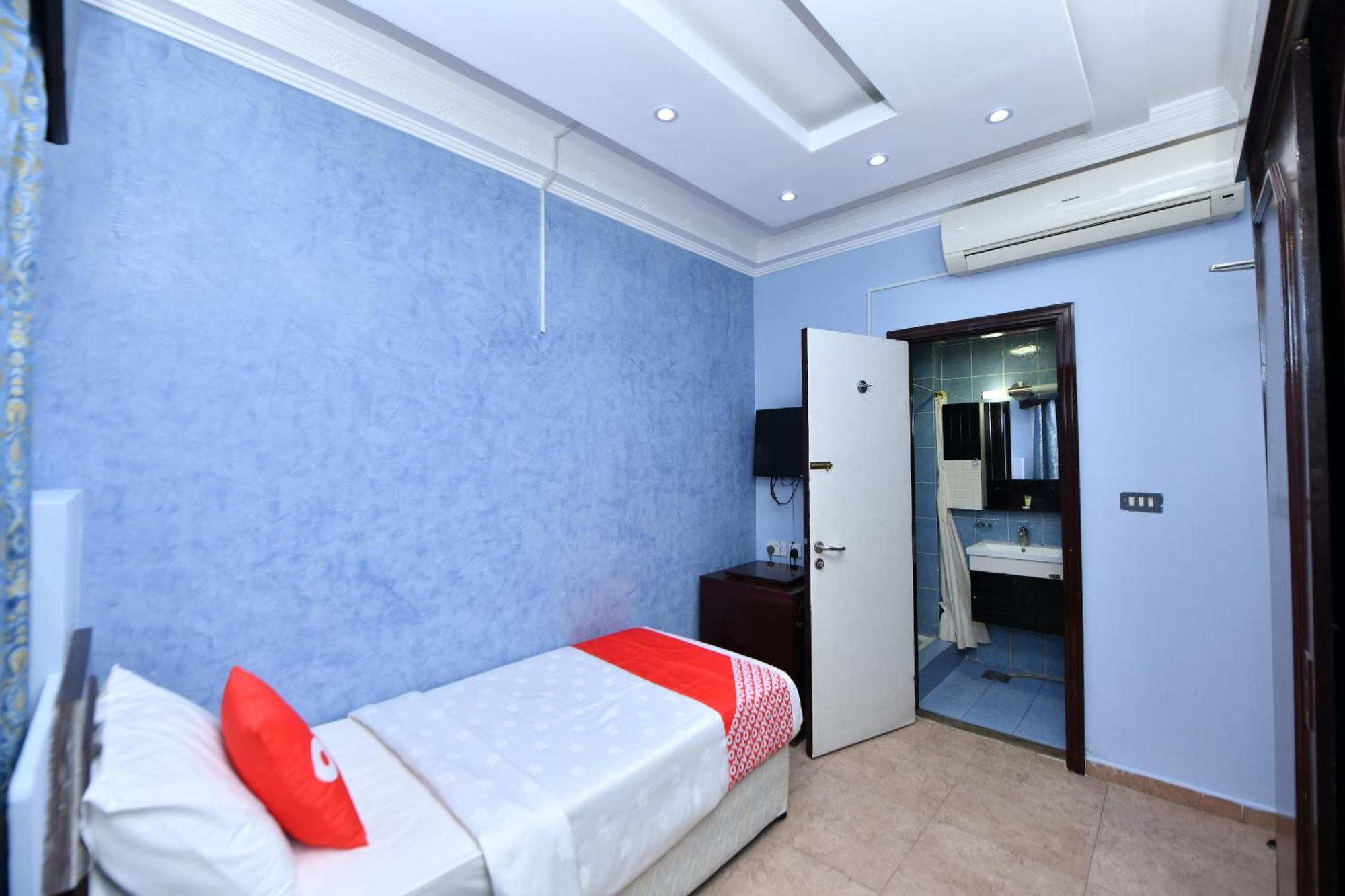 Oyo 137 Marina Hotel Maskat Exterior foto